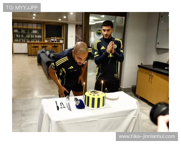 足球球星送上生日祝福让你感受运动员的真诚与热情