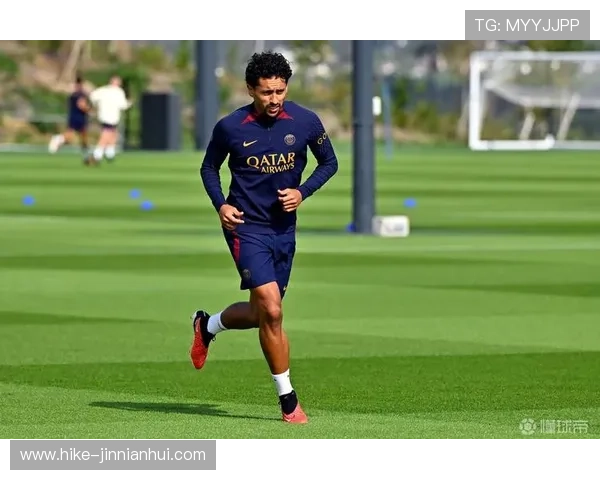 马尔基尼奥斯：从足球少年到顶级后卫的成长之路与荣耀时刻